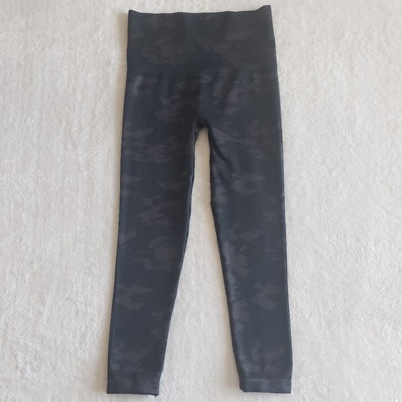 SPANX High Rise Seamless Camo Ankle Length Leggings SZ M - Picture 3 of 13